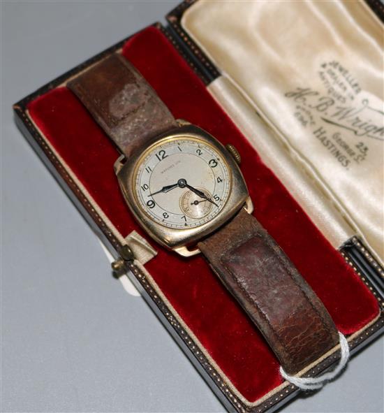 A gentleman 9ct gold manual wind wrist watch.